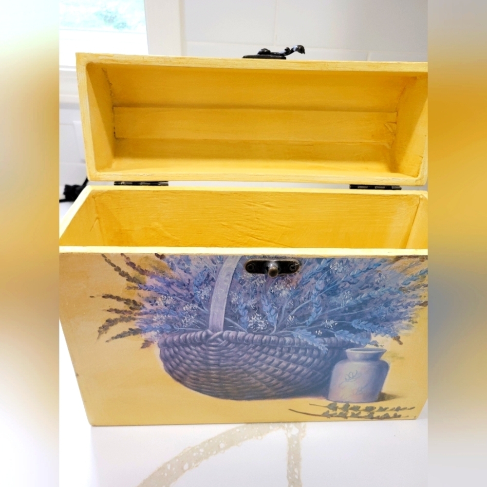 Vintage Floral Decorative Box - Picture 2 of 5